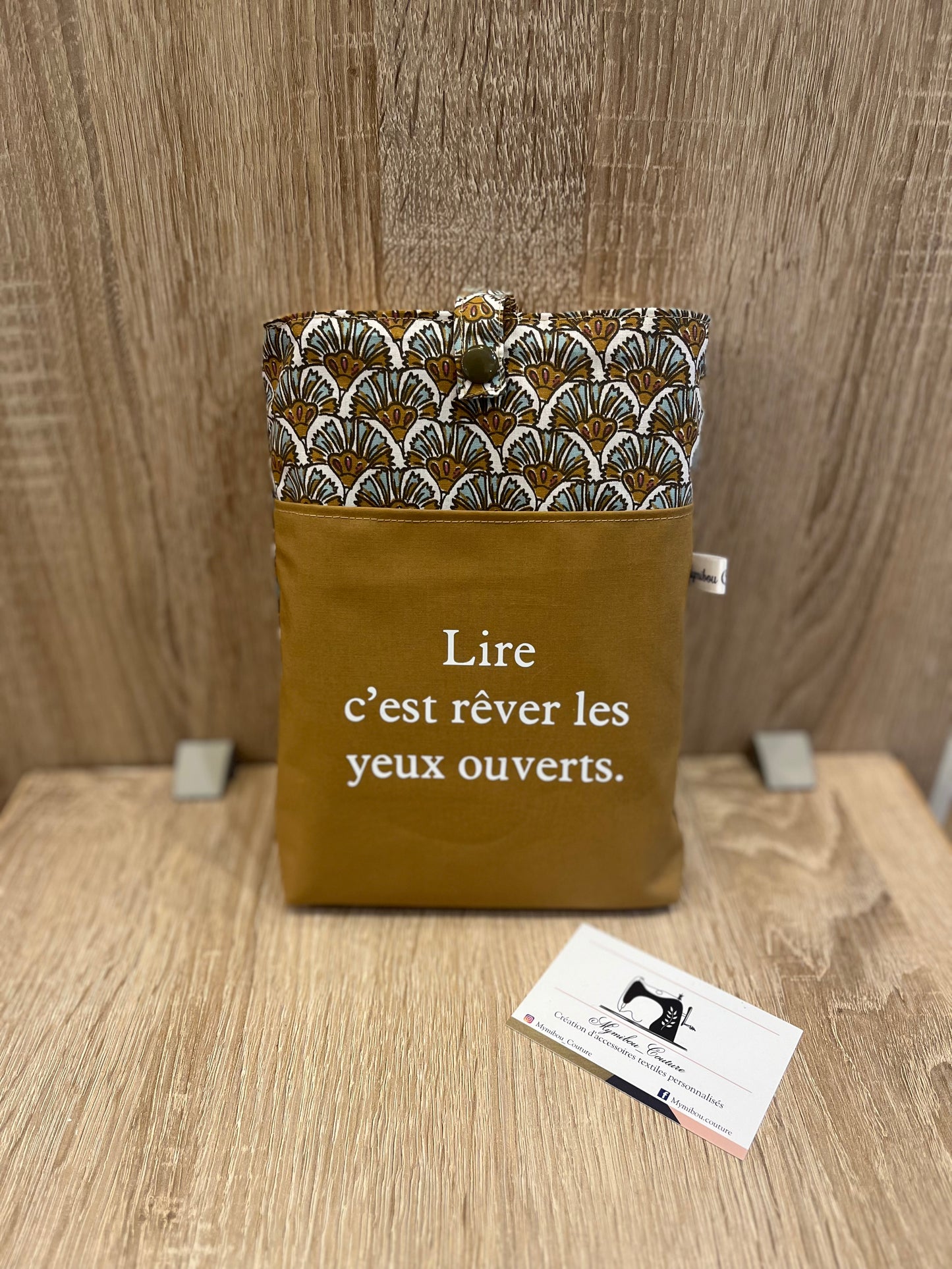 Pochette pour livre en tissu pour transporter vos livres.