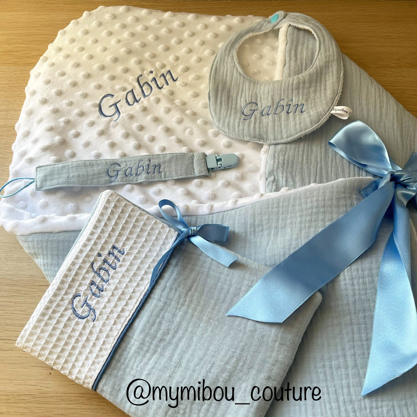 Coffret de naissance personnalisé en gaze de coton bleu