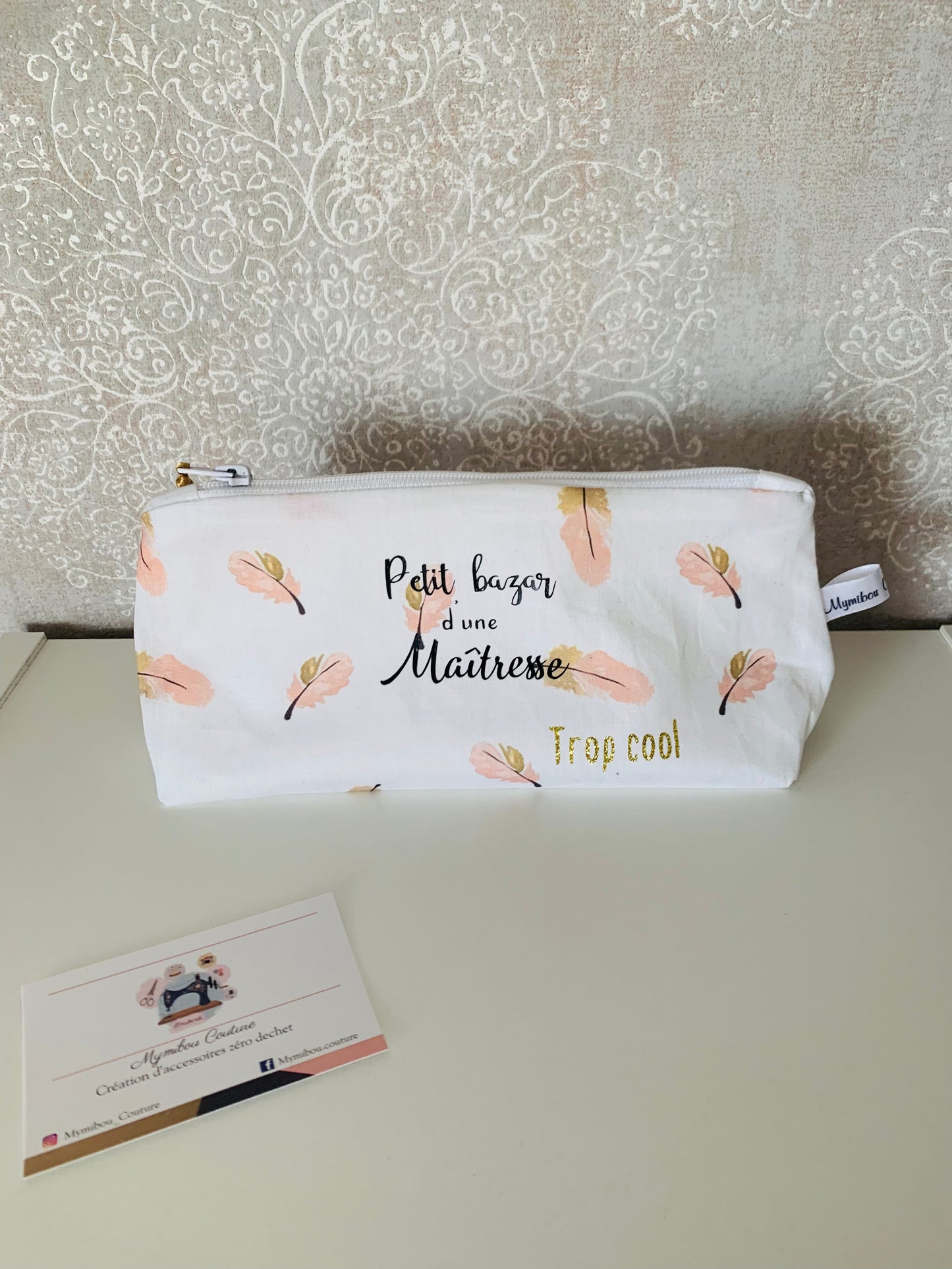 Trousse école personnalisée plume ( super maîtresse ou prenom)
